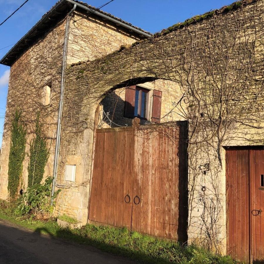 Blacksmiths Cottage In Blanzay - 3 Beds Exterior foto